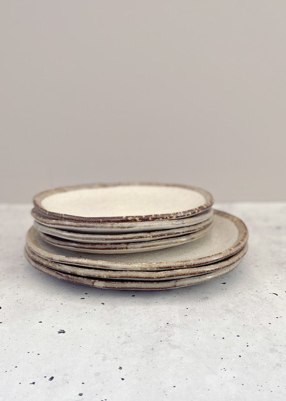 Shirokaratsu Medium Oval Plate - Product Image