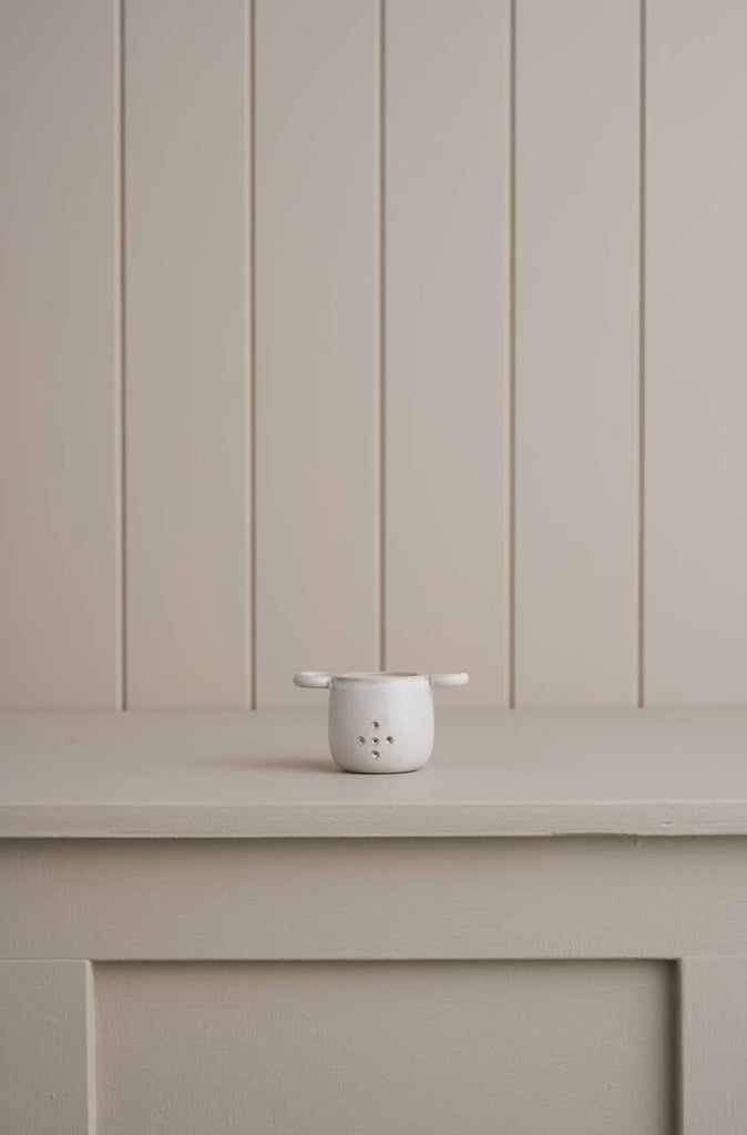 Breakfast in Bed Tea Strainer - Snow - Product Image