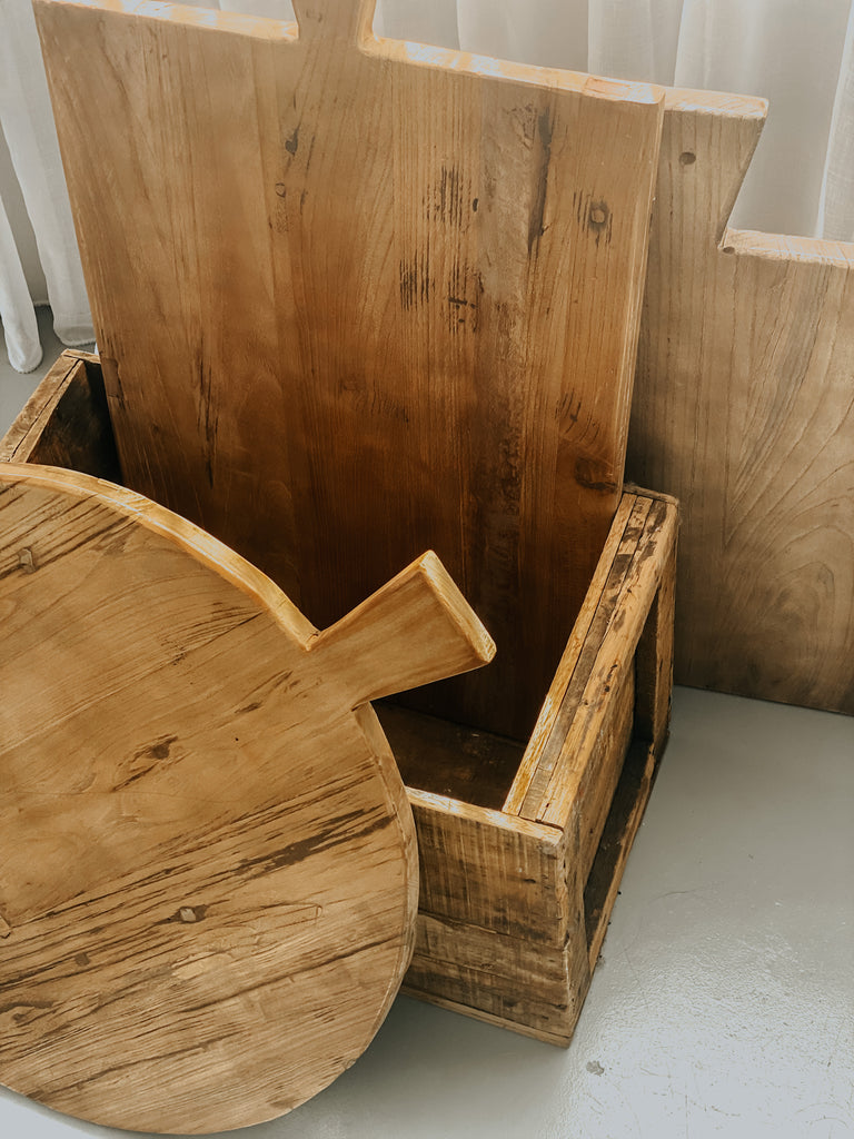 Round Elm Board with Handle XL - Product Image