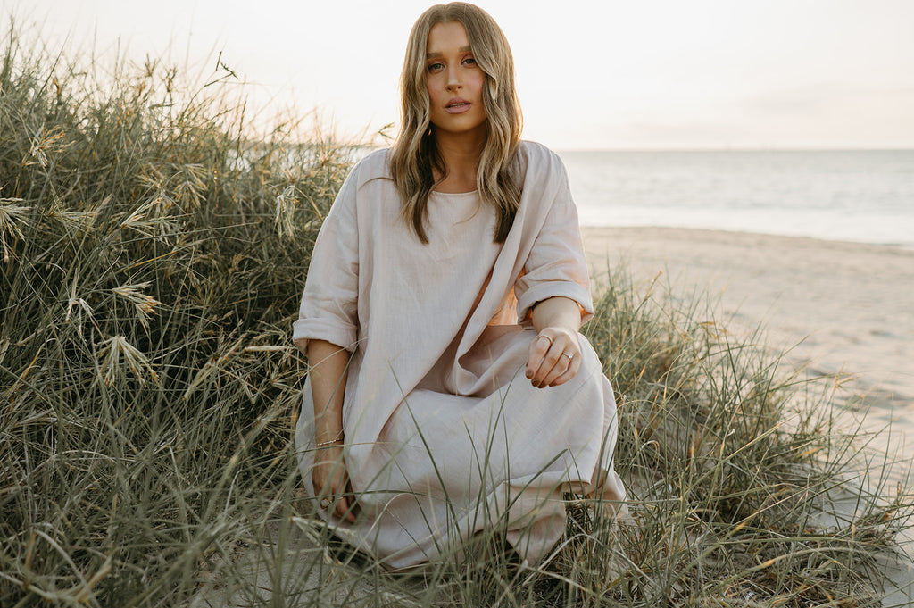 Joselin Linen Dress in Dust Storm - Product Image