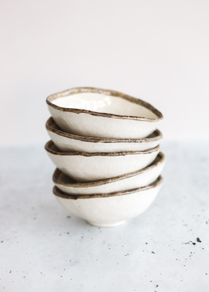 Shirokaratsu Medium Round Bowl - Product Image