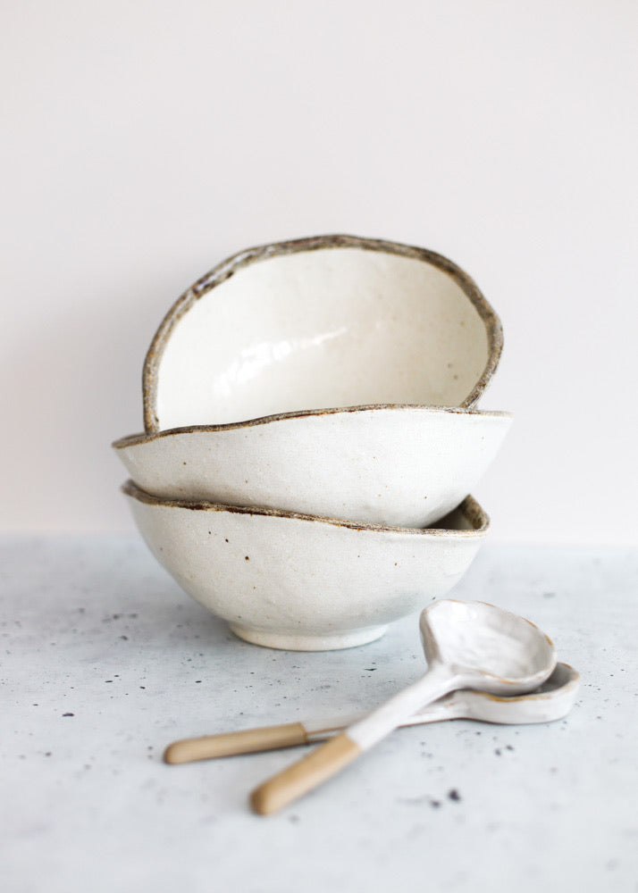 Shirokaratsu Medium Round Bowl - Product Image
